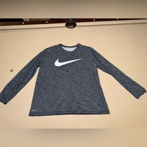 Nike Men's Gray Long Sleeve Athletic Top